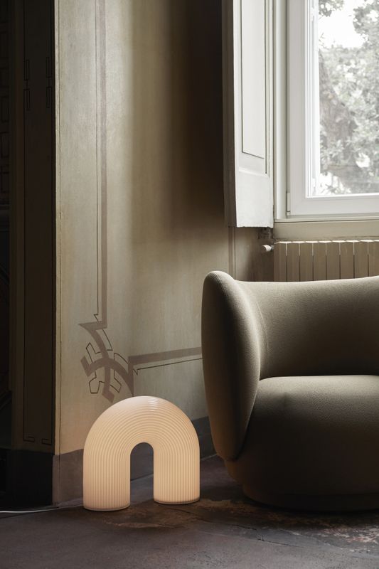 Ferm Living Vuelta Floor Lamp - White Hvit gulvlampe