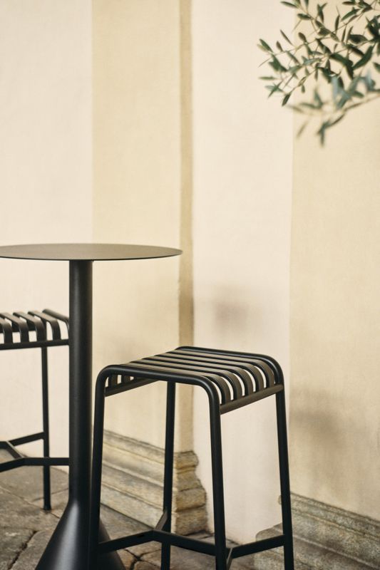 HAY Palissade Cone Table Ø 60 H 105 Anthracite Utebord bord