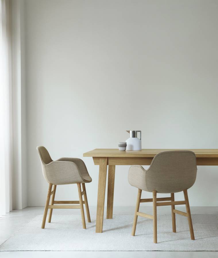 Normann Copenhagen Form Armchair oak Warm Grey, Grå Eik stol