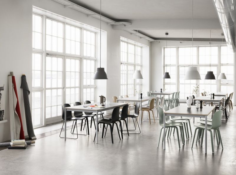Muuto Visu Chair Sled Base Black Black Spisestol