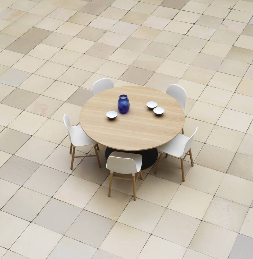 Normann Copenhagen Scala Table H 75 cm Ø 130 cm Oak Aluminium