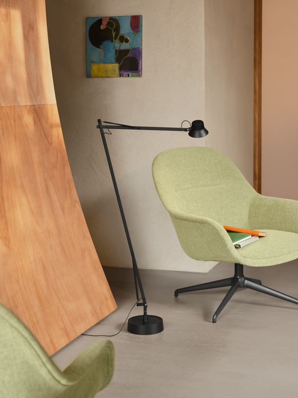 Muuto Decicate Floor Lamp Black Svart Gulvlampe