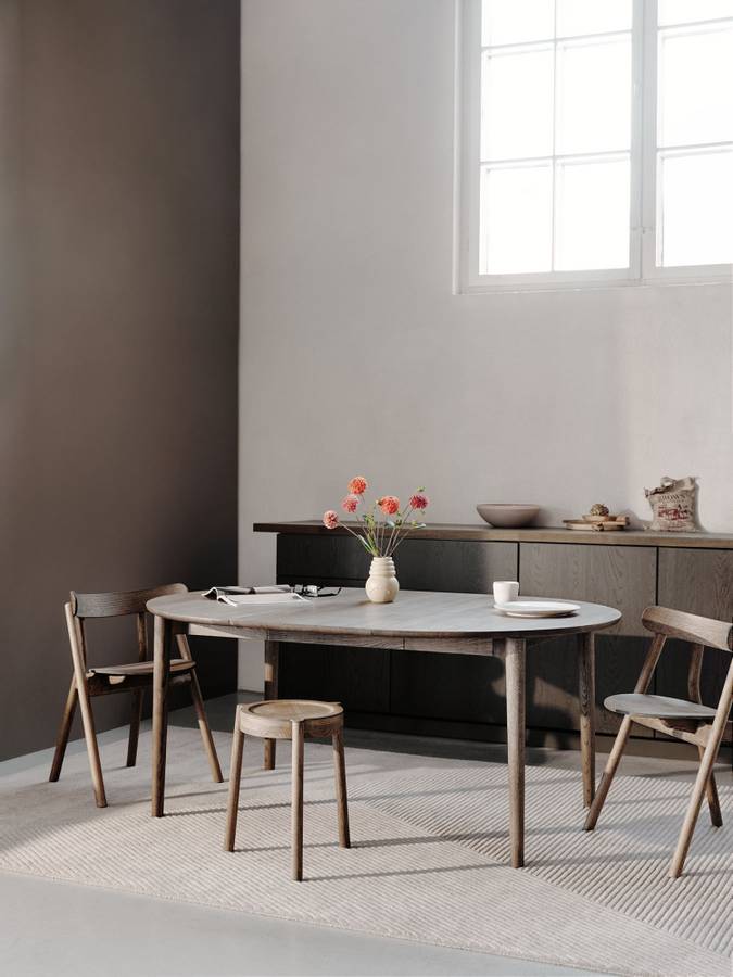 Northern Expand dining table Circular Smoked Solid Oak Ø 140 cm Spisebord eik