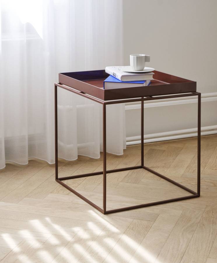 HAY TRAY Table 40 x 40 Medium Chocolate High Gloss Stuebord