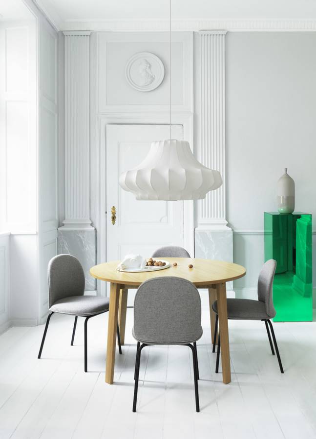 Normann Copenhagen Slice Dining Table Vol.2 Ø 95 cm Oak, Eik