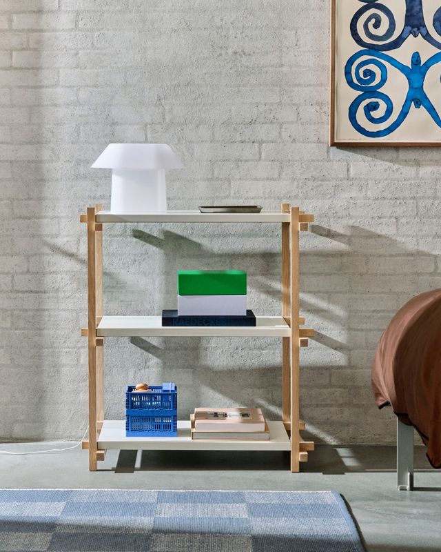 Hay Woody Shelving 75,5 cm Soaped oak frame 2.0 Column Low Almond white steel shelves Hvit